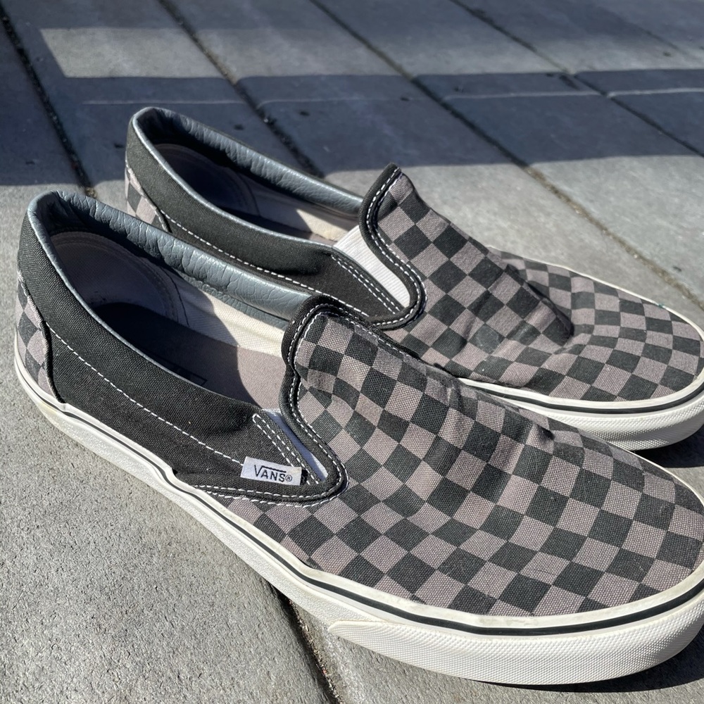 Checkered slide on Vans